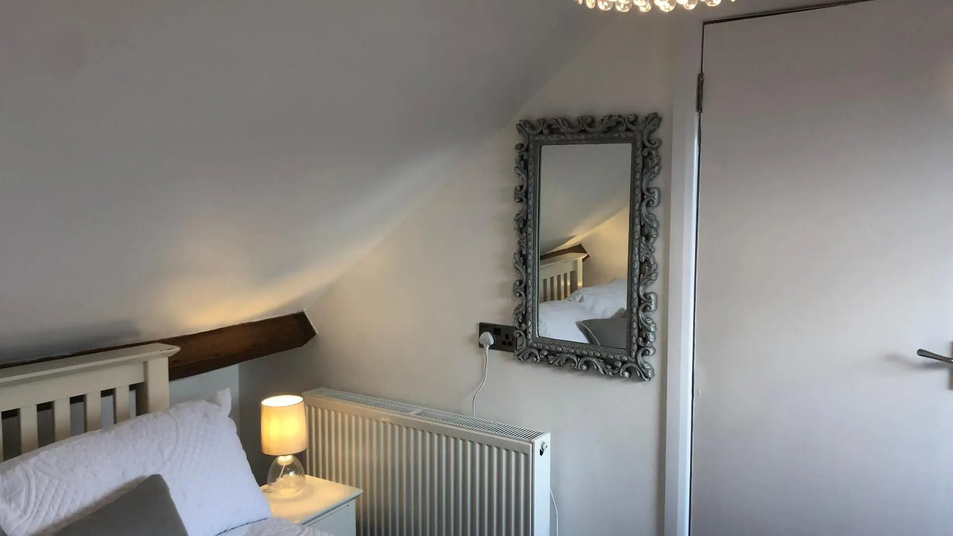 Granby House Holiday Apartments, Apartment 3, In The Old Town, Free On Street Parking Included スカーバラ
