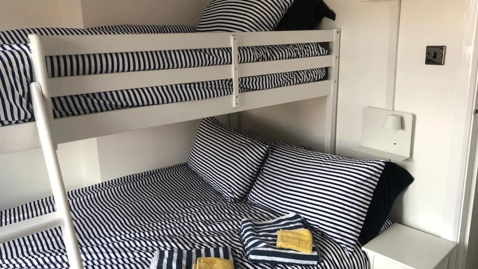 Granby House Holiday Apartments, Apartment 3, In The Old Town, Free On Street Parking Included Scarborough